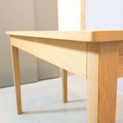 人気のMUJI(無印良品)のオーク無垢材パーソナルデスク。シンプルでオシャレなデザインとナチュラルな質感がインテリアのアクセントになるデスク♪学習机はもちろんパソコンデスクや事務机に最適です！！の画像