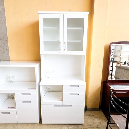 ニトリ キッチンボード 食器棚 
ホワイト