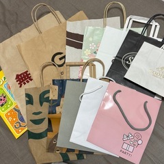 紙袋　ビニール袋の画像