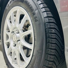 トヨタ アクア Ｇ　((値下げ))　グレーメタリック色、車検　2年間、タイヤー4本新品交換済、ハイブリッドバッテリー　センザー　全部新品交換(目安40万円) レザーシートカバー/ツヤもあり綺麗な車！バックモニタ　デュアルエアバック　ナビＴＶ　パワーウィンドウ　パワーミラーＥＳＣ　ＡＴエアコン　ＡＢＳ　パワーステアリング　運転席エアバッグ　キーレススタートシステム　ＤＶＤ再生機能　ＥＴＣ　ワンセグＴＶ /まるまる車検2年近く一年点検、オイル交換済み、買って乗るだけの車です！の画像