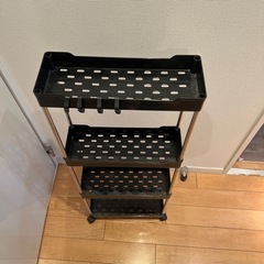 4段ラックの画像
