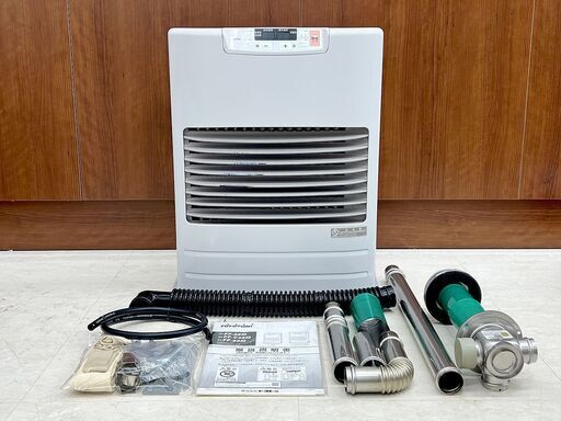 北海道 千歳市/恵庭市 近郊配送 TOYOTOMI/トヨトミ FF-V45M 温風式 FF 密閉式石油ストーブ 2022年製 木造12畳 /コンクリート19畳