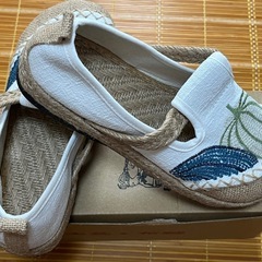 刺繍スリッポンシューズ ベージュ新品23cmの画像