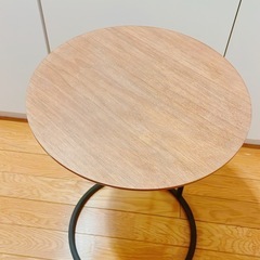 サイドテーブルの画像