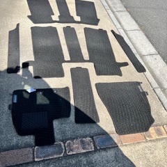 80系ノア純正フロアマットの画像