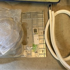 ☆ ルームエアコン　SHARP シャープ　AY-P22D-W 冷房2.2kW/暖房2.5kW兼用　主に6畳用　100V リモコンあり　2022年製　動作品の画像