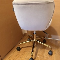月末タイムセール中‼️生地違いチェア２脚の画像