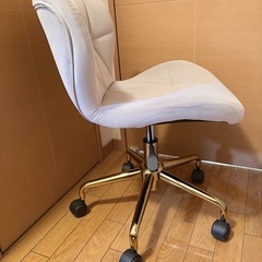 月末タイムセール中‼️生地違いチェア２脚の画像