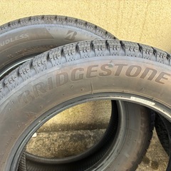 【美品】スタッドレスタイヤ BRIDGESTONE VRX2の画像