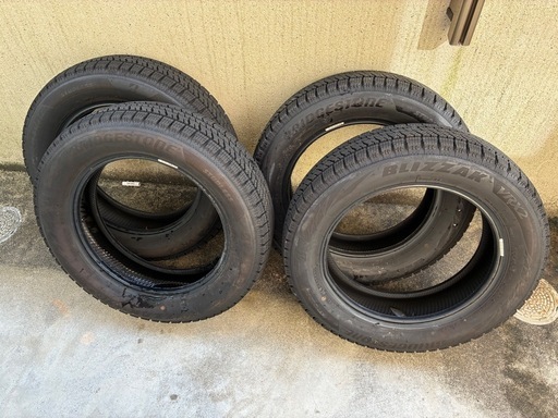 【美品】スタッドレスタイヤ BRIDGESTONE VRX2