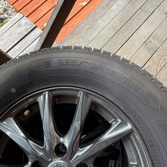 235/70R16アルミタイヤスタッドレスタイヤの画像