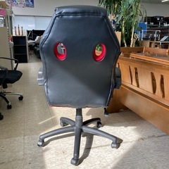 【ジモティー割引で最大15％OFF⭐️】ニトリ 昇降式オフィスチェア セパン ブラック&レッドの画像