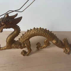 龍の置物の画像
