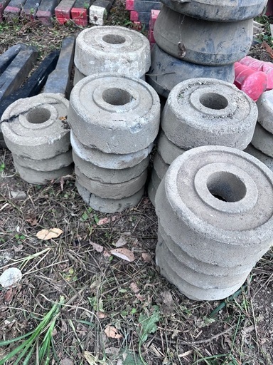 道路建設　備品　保安ポール台座　プラスチック製のみ5個鍋蓋タイプ