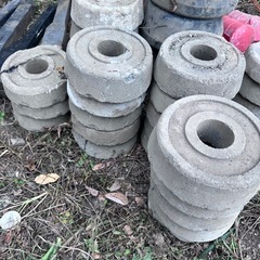 道路建設　備品　保安ポール台座　プラスチック製のみ5個鍋蓋タイプの画像