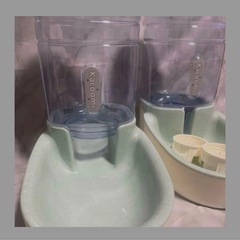 【新品未使用】餌やり器 給水器 重力式 自動 給餌器 犬猫 ペット用品 丸洗いOKの画像