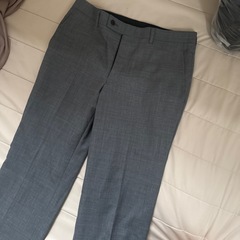 メンズ スラックス グレーの画像