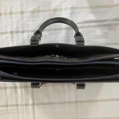 商談中　ビジネスバック　紺色の画像