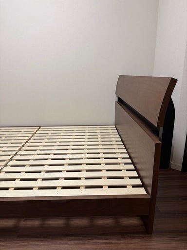 美品　ダブルベッド　