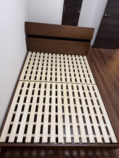 美品　ダブルベッド