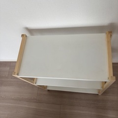 IKEA エーケナッベン 棚 使用感ありの画像