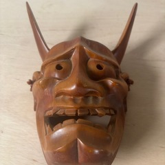 般若のお面飾り物の画像