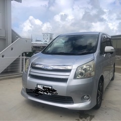 トヨタ　ノアSiシルバーの画像