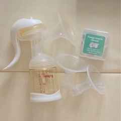 【2点セット】Medela 電動搾乳器＋Pigeon 手動さく乳器（未使用)の画像
