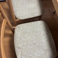 ダイニングテーブルの画像
