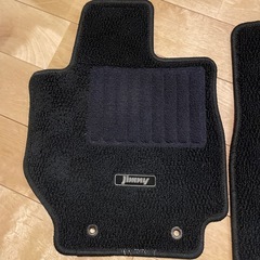 ジムニーJB64 AT専用　純正フロアマットの画像