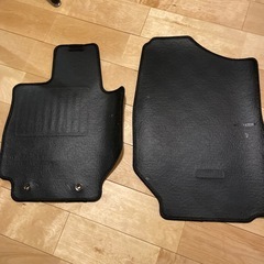 ジムニーJB64 AT専用　純正フロアマットの画像