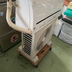 ○東102 TOSHIBA エアコン RAS-F221RKS(W) 2019年製 東芝 背板月 リモコンあり 説明書付きの画像