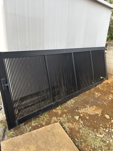 スライド式門扉