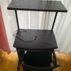 パソコンデスクの画像