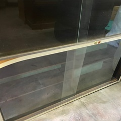 ガラス棚の画像