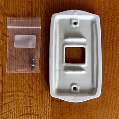 マニーの陶器スイッチプレートの画像