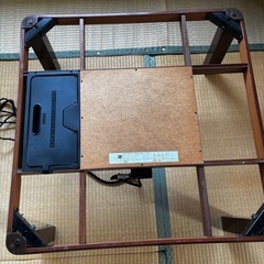 こたつ付きテーブルの画像