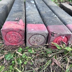 道路　土地境界杭　備品　赤黒樹脂製　中古品　5個 太の画像