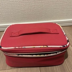 メークアップポーチの画像
