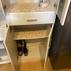 食器棚　の画像
