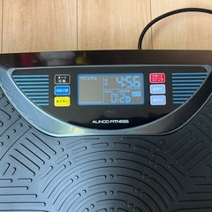 ALINCO FITNESS 3D振動マシン バランスウェーブ ビート の画像