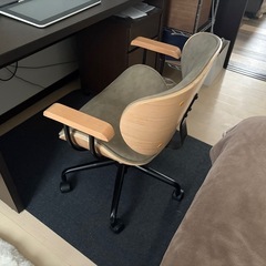 【使用歴半年未満】デスク用チェアの画像