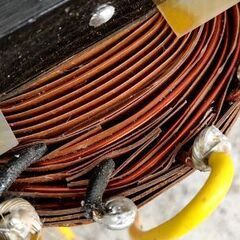 ★動線グルグル巻？★メチャクチャ重たい謎の機器？★トランス・メタルの画像