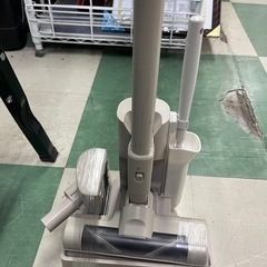 ジャングルジャングル貝塚店 紙パック式　スティッククリーナー アイリスオーヤマ SBD-T2P-HC 2024年製 アイボリー 充電式 中古 貝塚市 リサイクルショップの画像