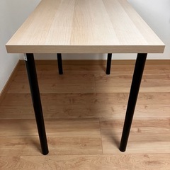 ほぼ未使用 IKEA 万能 机 テーブルの画像