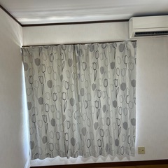カーテンの画像
