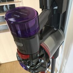 🍀【稼働美品】daison「ダイソン」コードレス掃除機　V8 セット 管理No12の画像