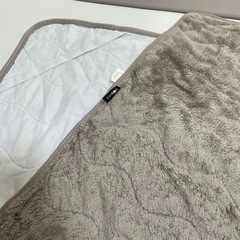 ★定価4500円！2シーズン使用★エムール 敷きパッド ベッドパッド シングル 冬用 極暖 吸湿発熱 あったか 暖か 温か 洗える 布団カバー マットレスの画像