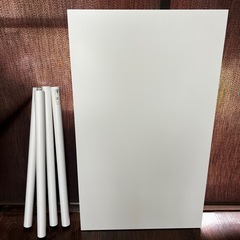 IKEA 白い机の画像