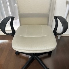 【美品】デスクチェア　PCチェア　オフィスチェア　ベージュの画像